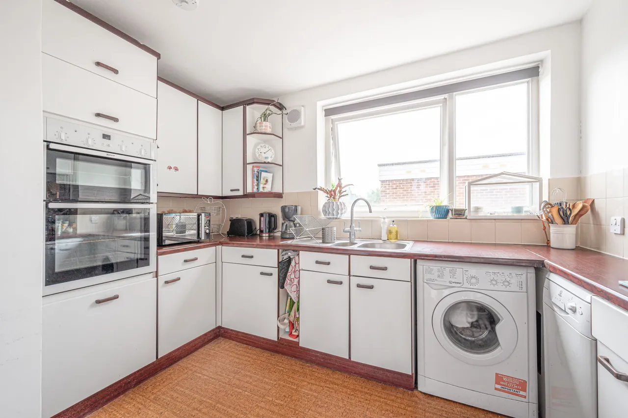 6 Arundel Lodge, Salisbury Avenue, London, photo 4