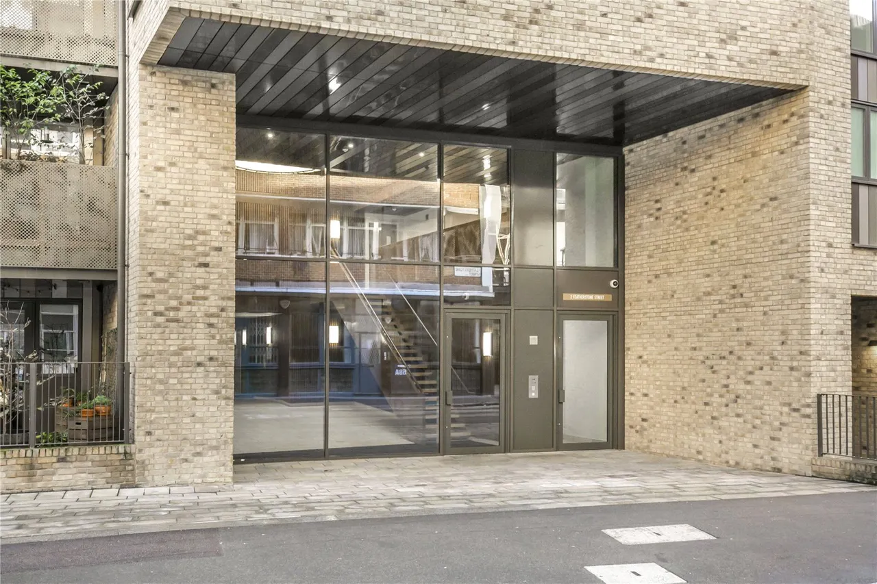 Featherstone Street, London, EC1Y, photo 21