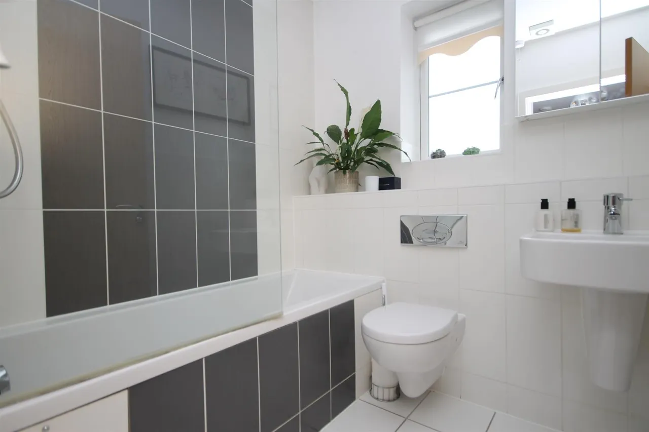 Lyngarth Close, Great Bookham, KT23, photo 7