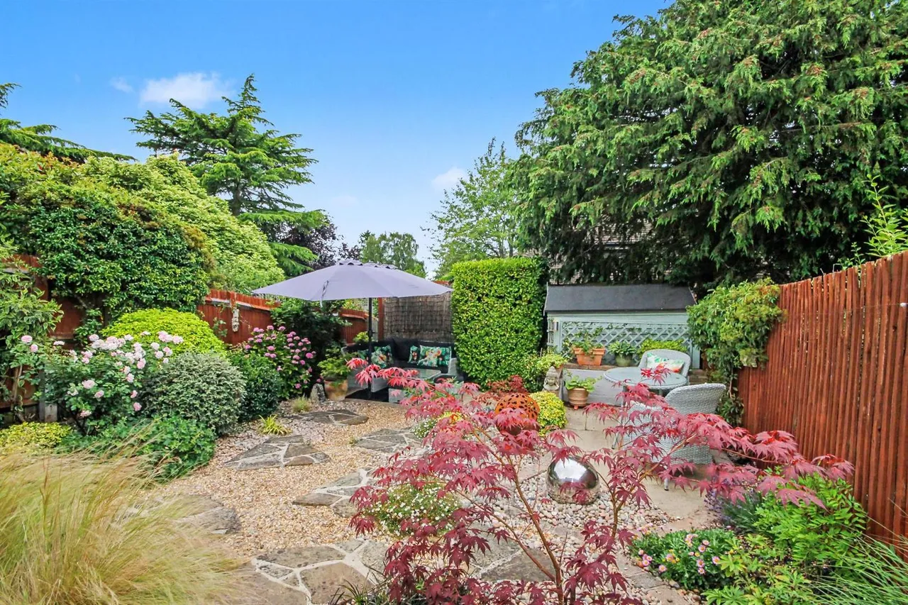 Lyngarth Close, Great Bookham, KT23, photo 8