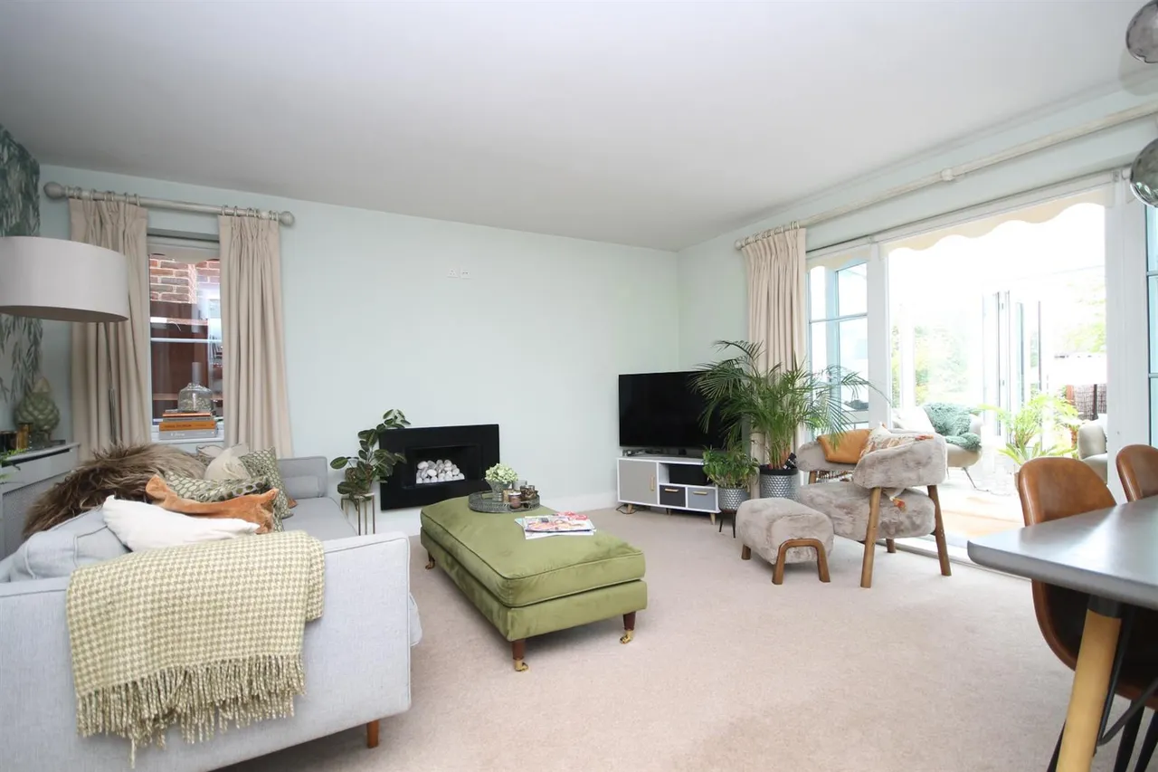 Lyngarth Close, Great Bookham, KT23, photo 2