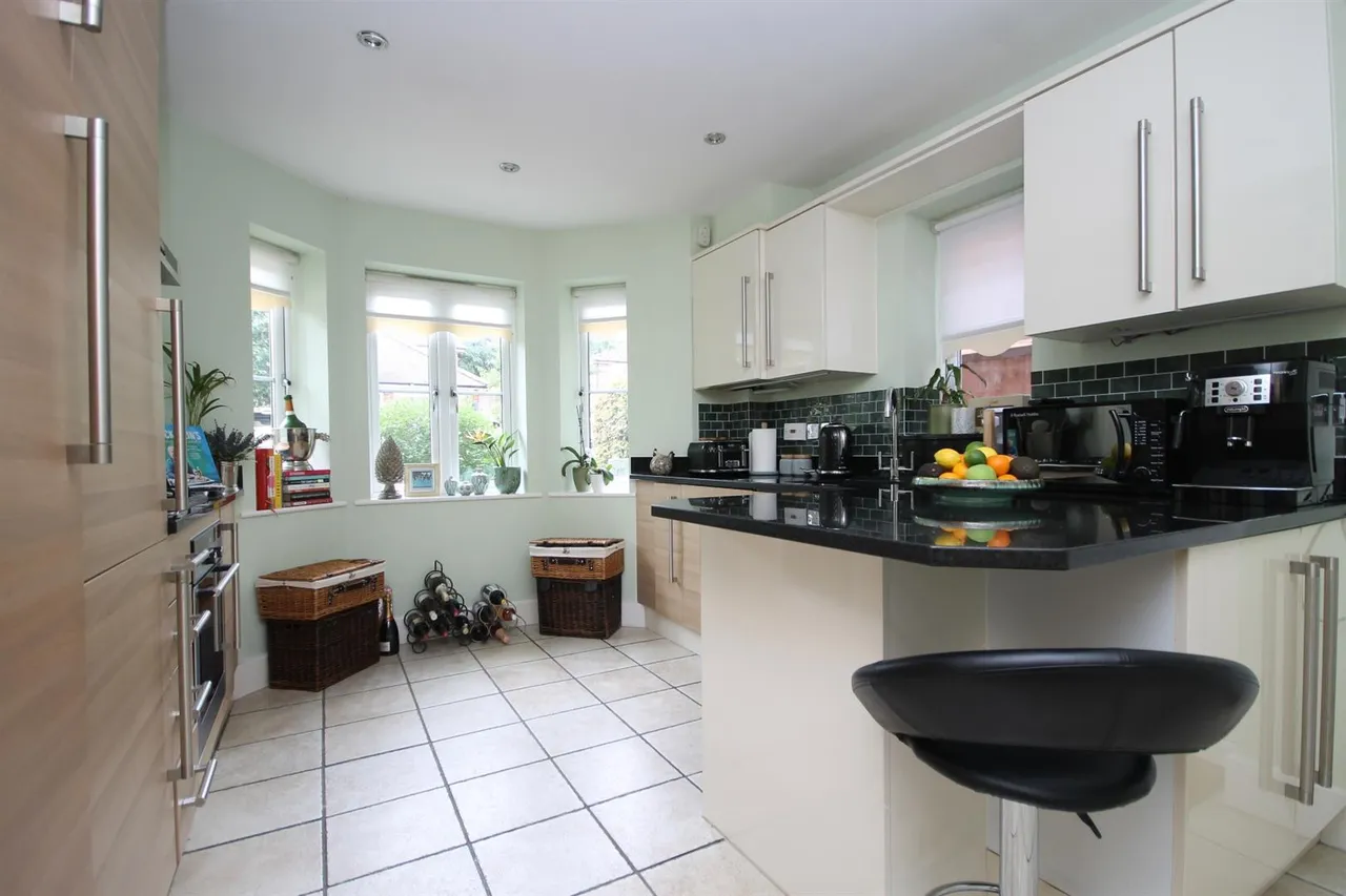 Lyngarth Close, Great Bookham, KT23, photo 4