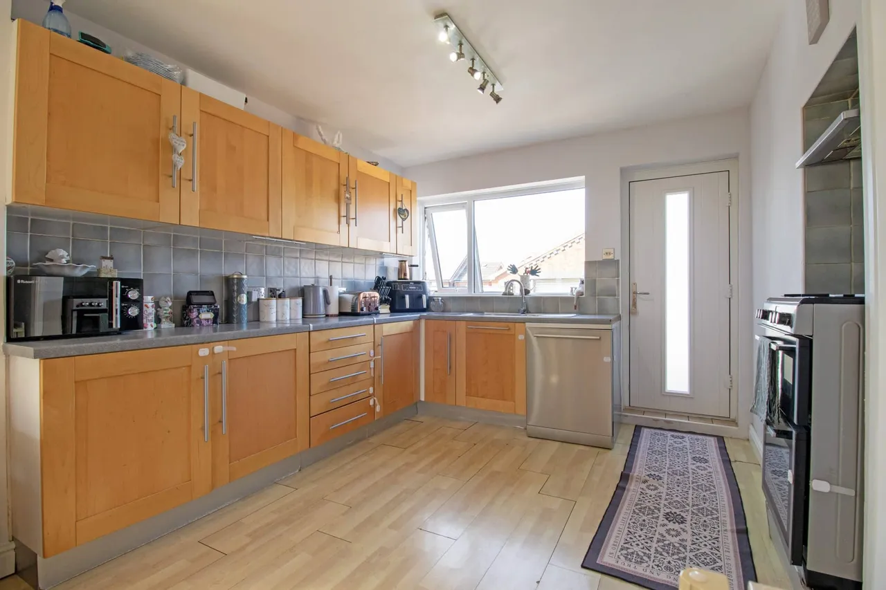 High Leys Road, Scunthorpe, DN17, photo 2