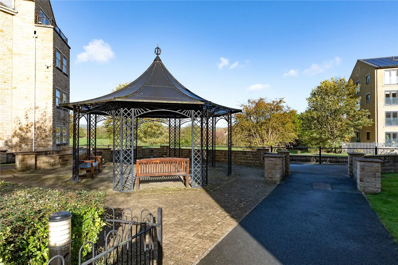 Navigation Drive, Apperley Bridge, BD10, photo 7