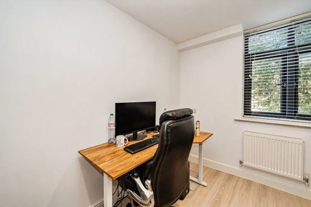Cambridge Place, Aylesbury, HP20, photo 5