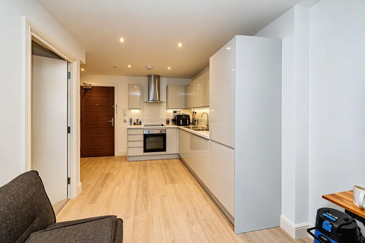 Cambridge Place, Aylesbury, HP20, photo 4
