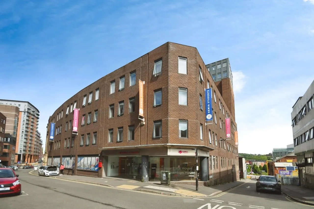 1 bed flat for sale — Sovereign House, Queen Street, S1