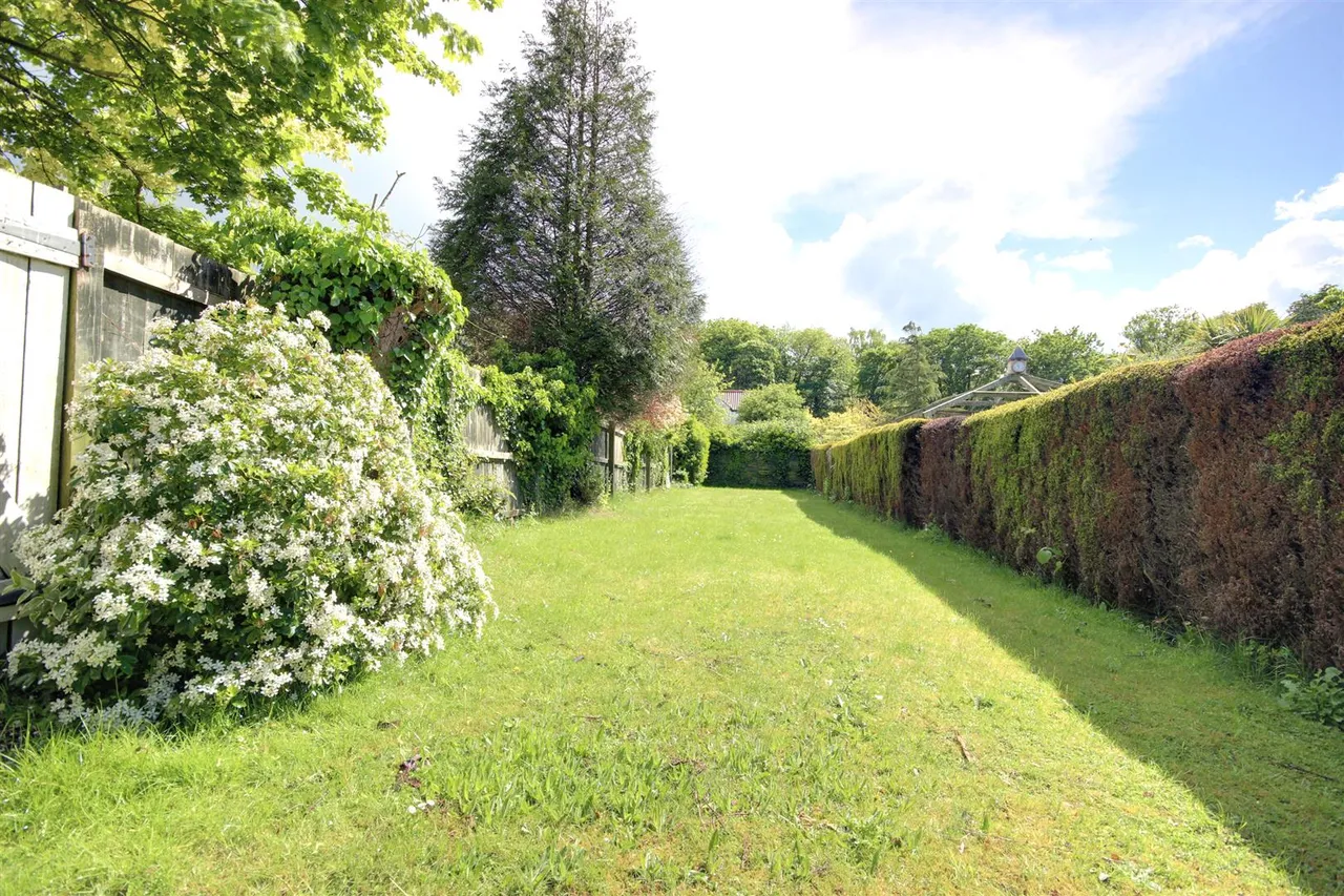 New Village Road, Cottingham, photo 8