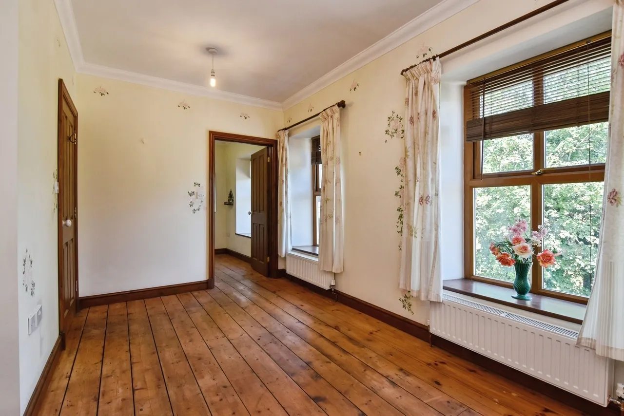 Pentwyn Road, Betws, SA18, photo 28