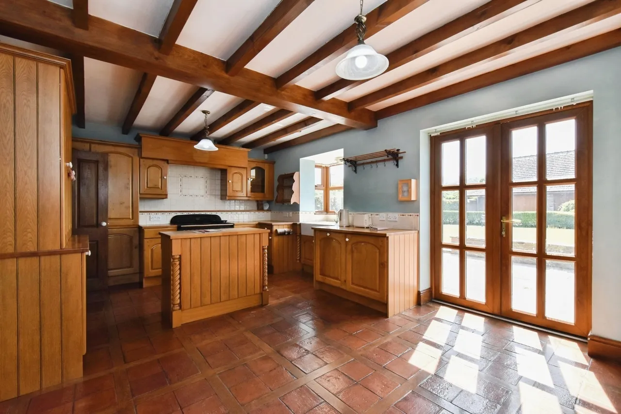 Pentwyn Road, Betws, SA18, photo 13