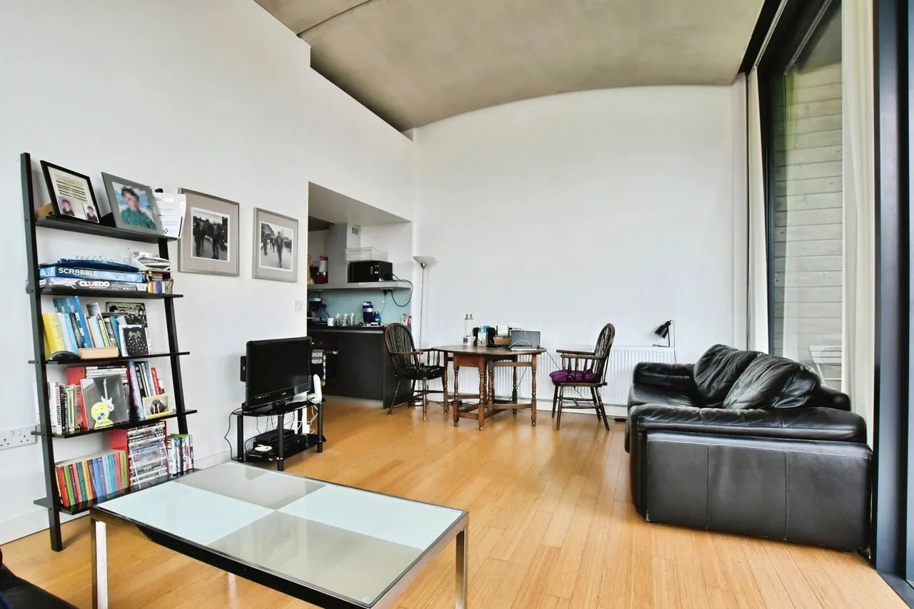 Woodfield Road, Greater Manchester, WA14, photo 2