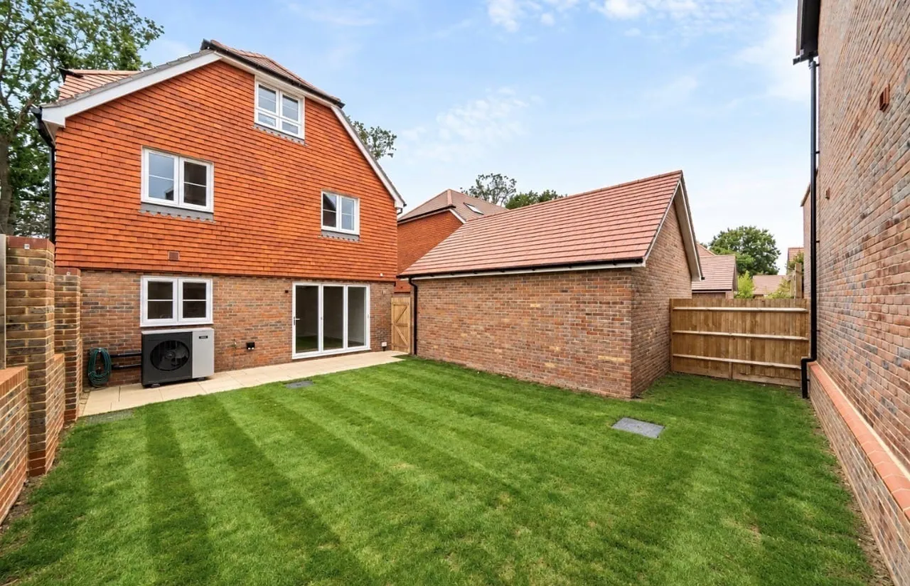 Folders Lane, Burgess Hill, RH15, photo 18