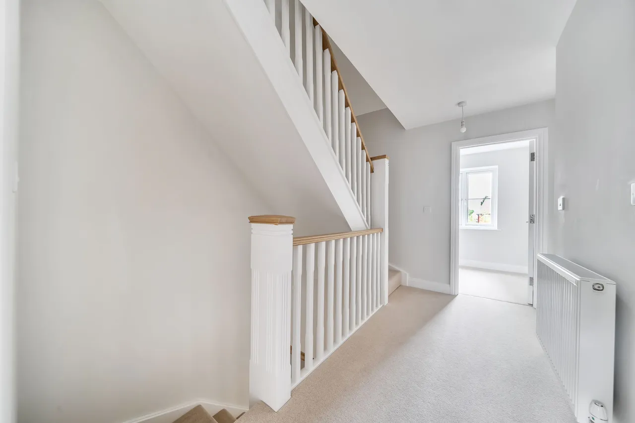 Folders Lane, Burgess Hill, RH15, photo 9