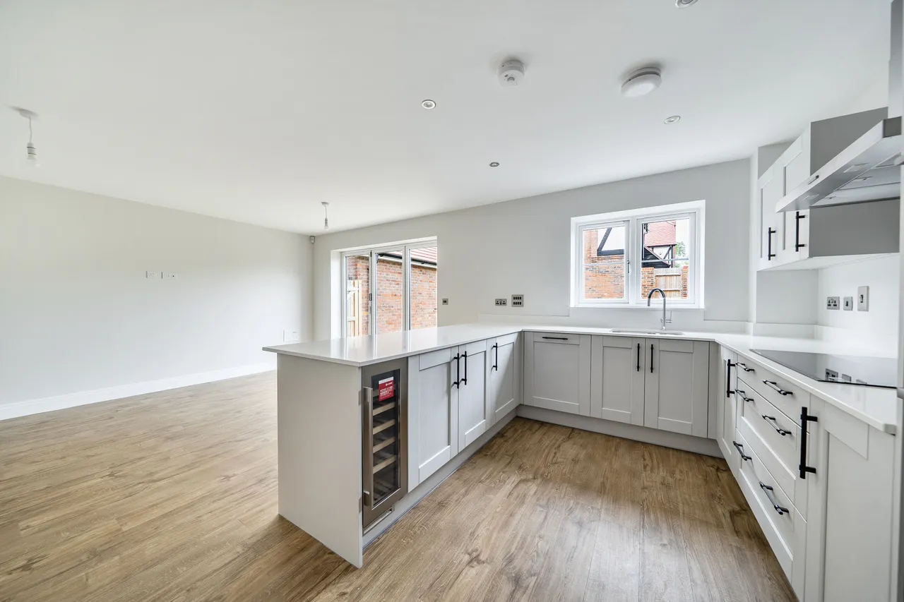 Folders Lane, Burgess Hill, RH15, photo 4