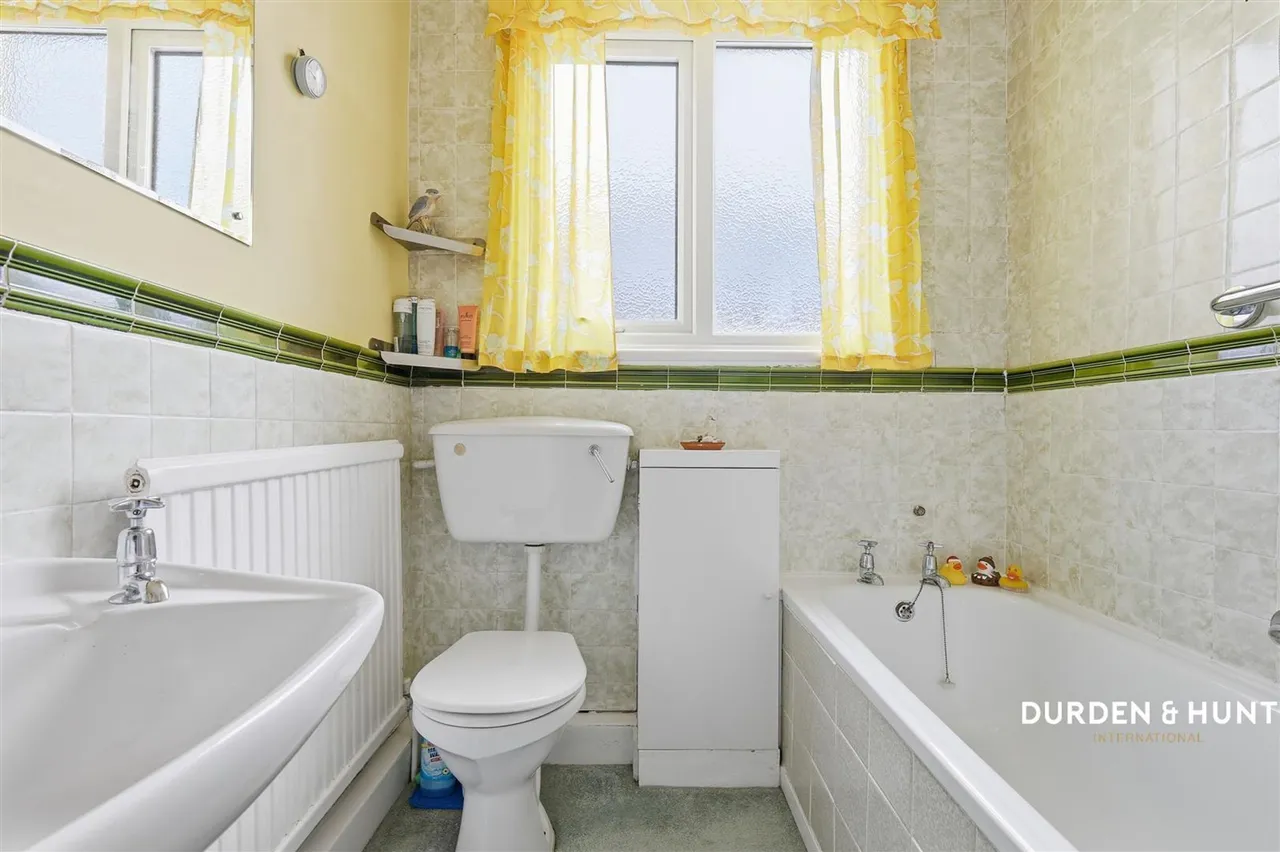 Western Road, Leigh-On-Sea, SS9, photo 17