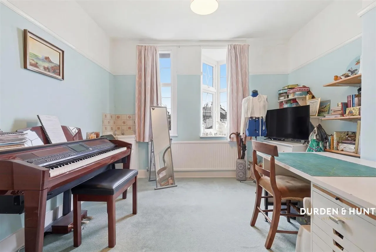 Western Road, Leigh-On-Sea, SS9, photo 15
