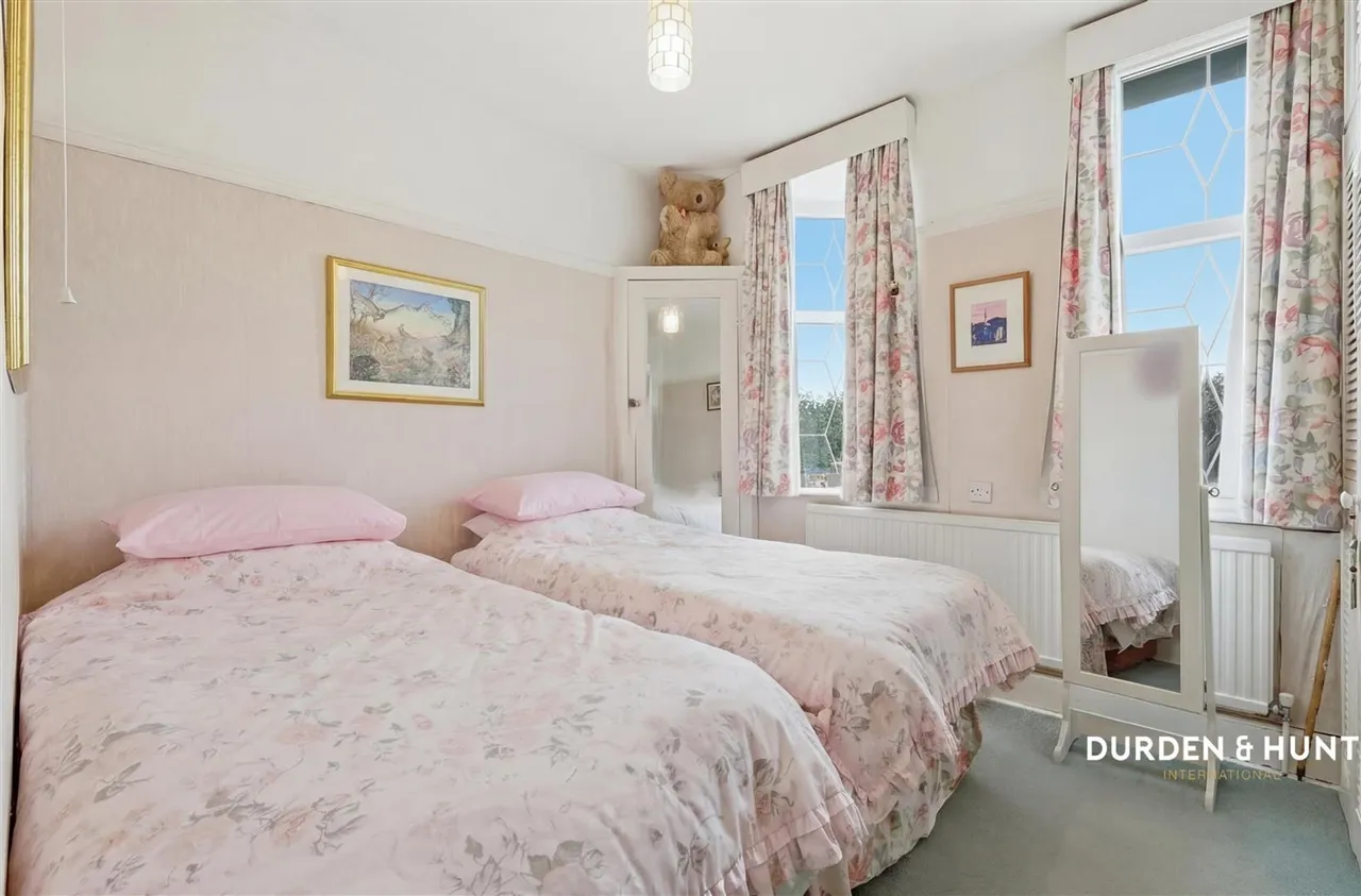 Western Road, Leigh-On-Sea, SS9, photo 13