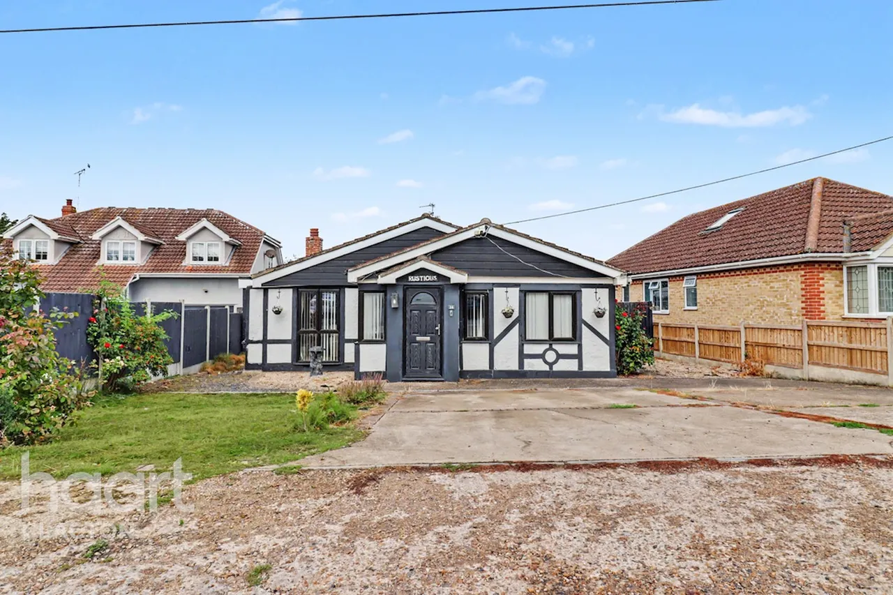 Oakmead Road, Clacton-On-Sea, CO16, photo 19