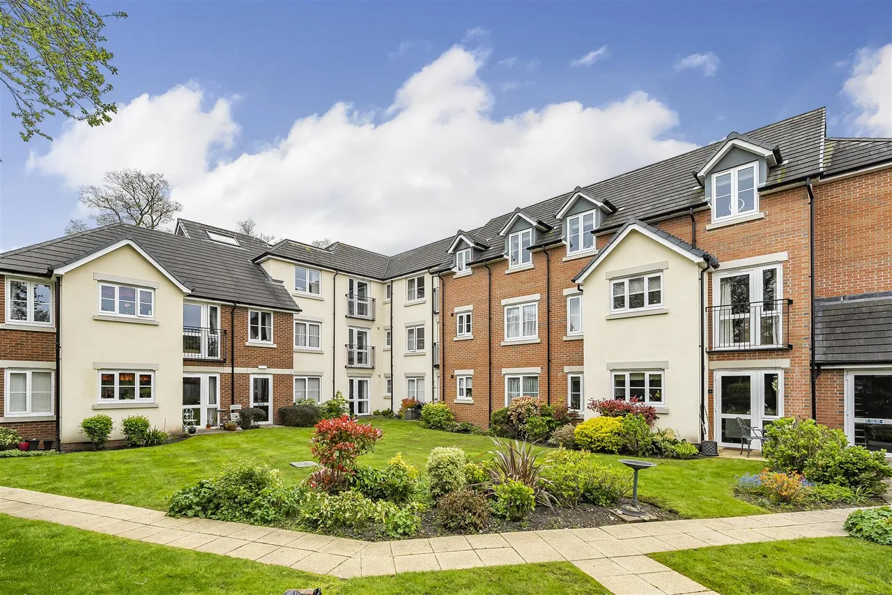 2 bed flat for sale, Hoole Road, Chester, CH2