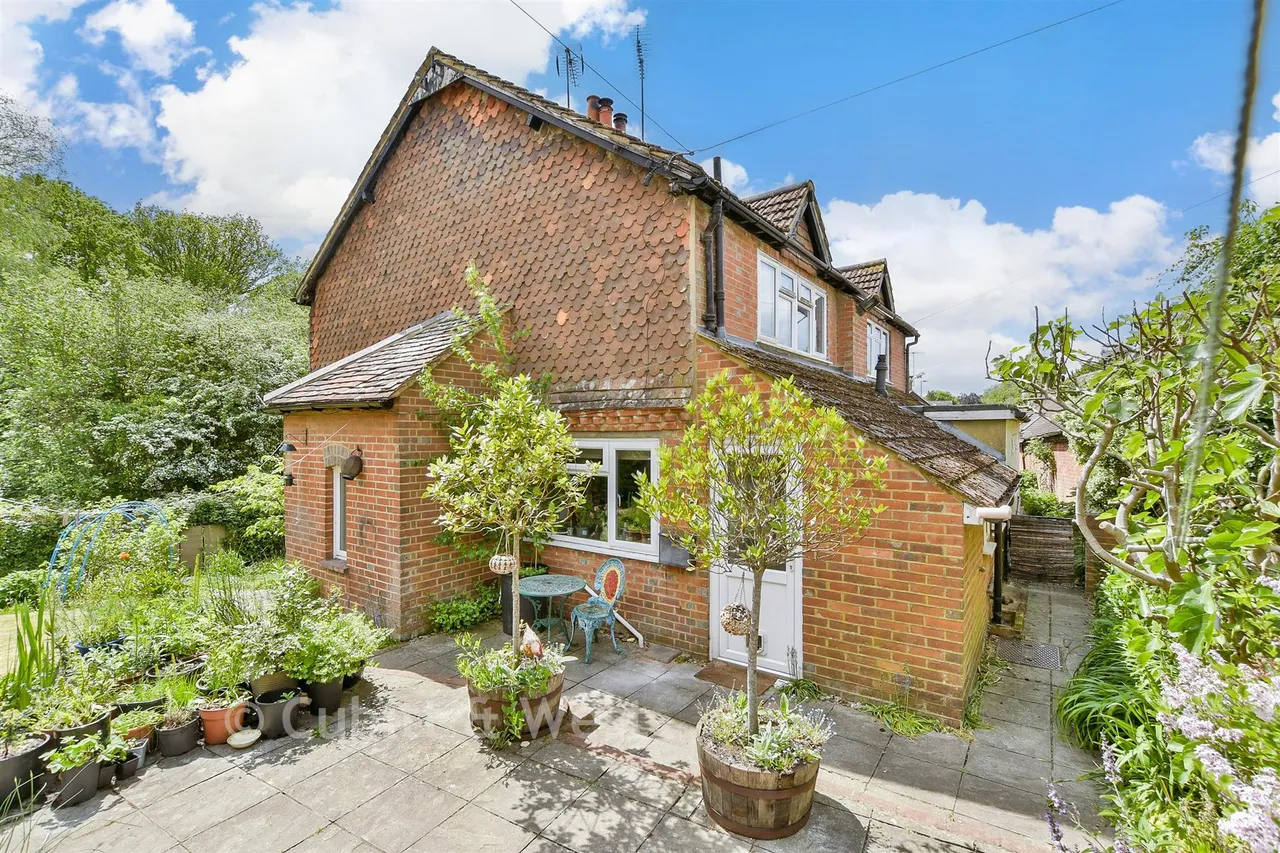 2 bed house for sale, Bedlow Lane, Cranleigh, GU6