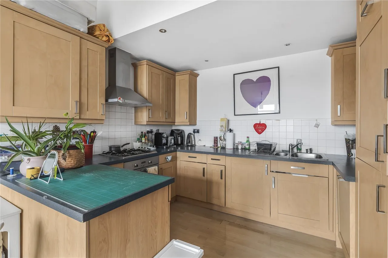 Wandsworth Bridge Road, London, SW6, photo 6
