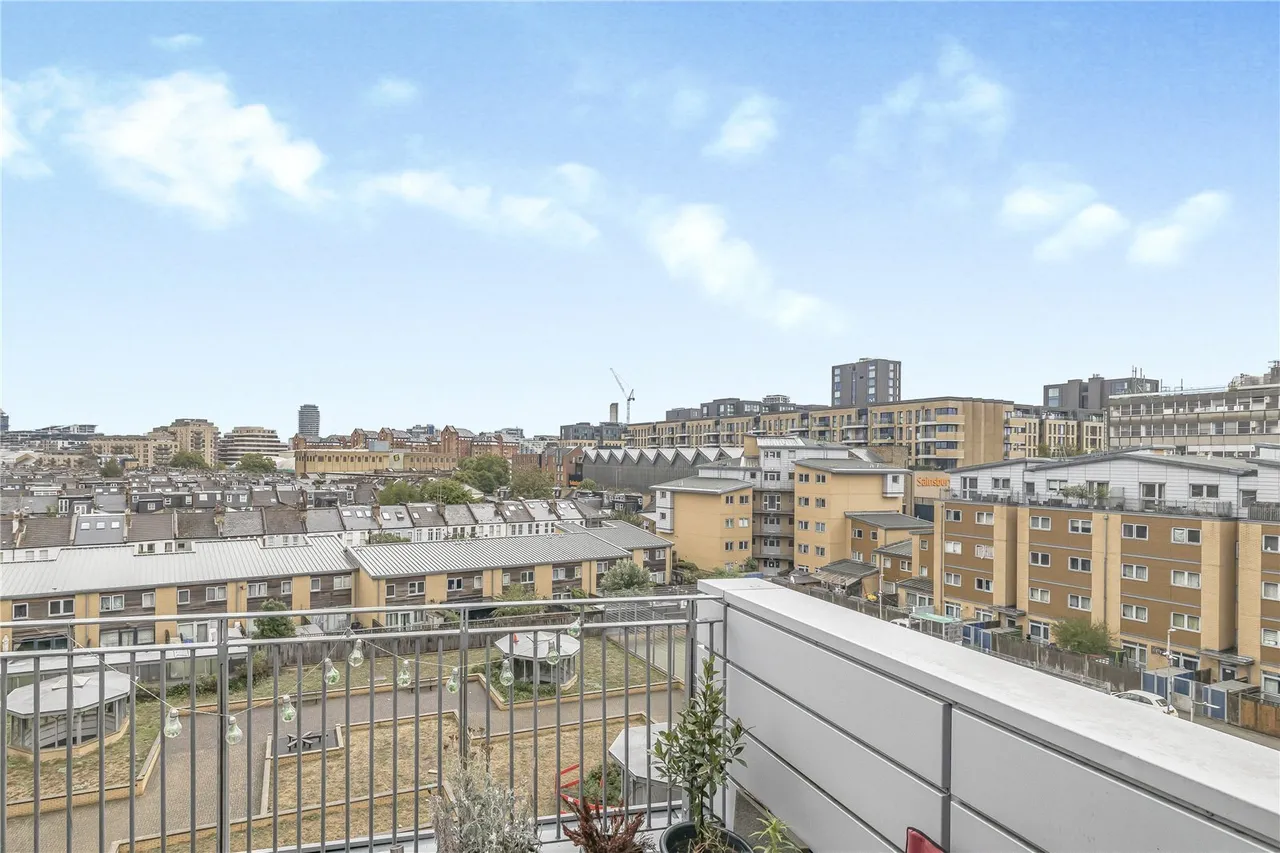 Wandsworth Bridge Road, London, SW6, photo 12