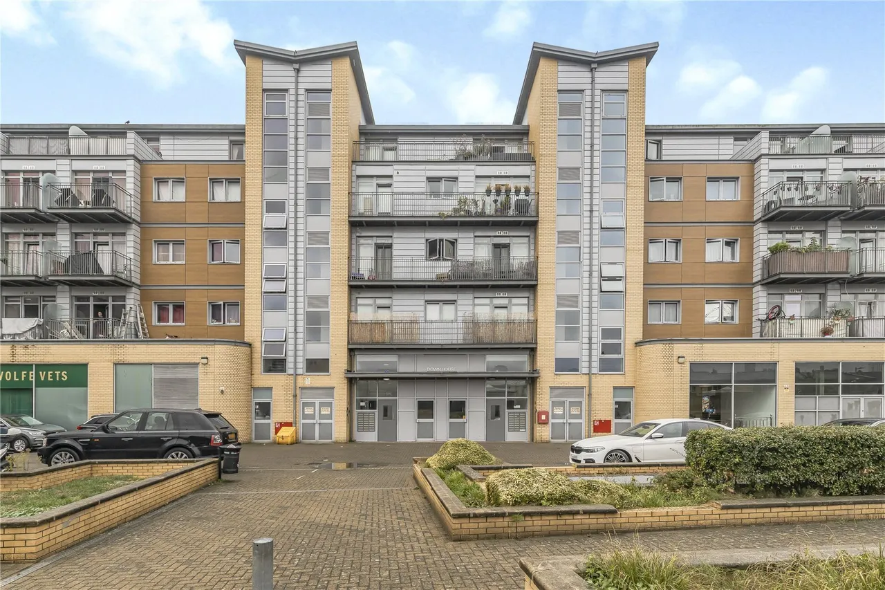 Wandsworth Bridge Road, London, SW6, photo 14