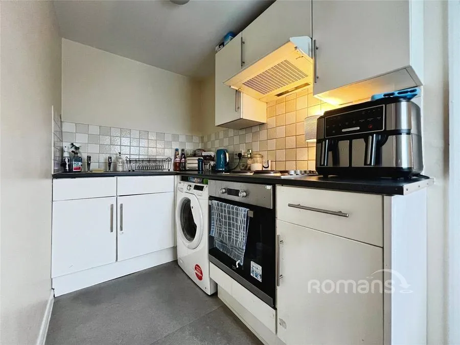 Pickford Street, Aldershot, GU11, photo 13
