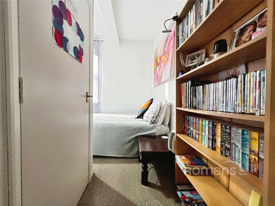 Pickford Street, Aldershot, GU11, photo 14