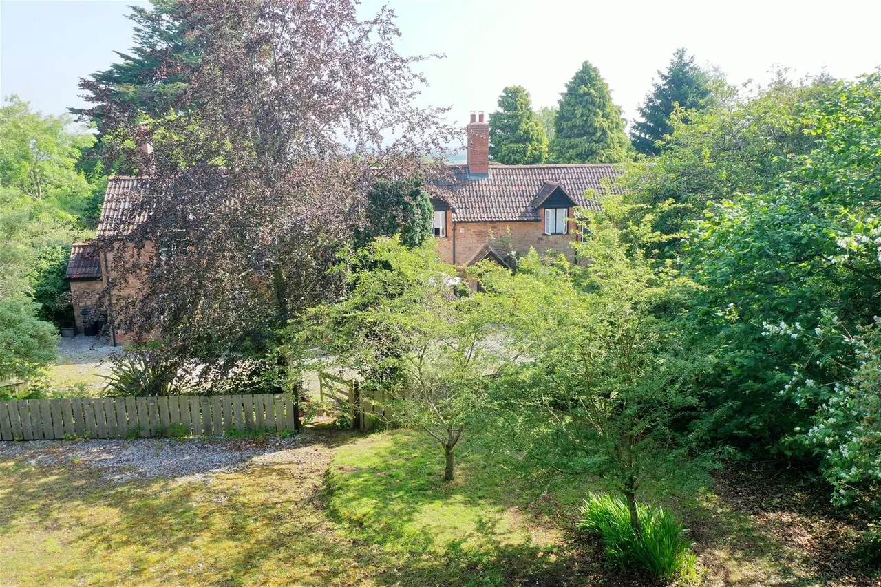 Dodington, Nether Stowey, Somerset TA5 1LE, photo 47