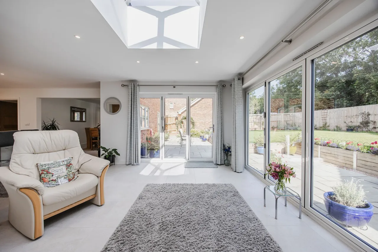 An Exceptional Home within a Bespoke, photo 8