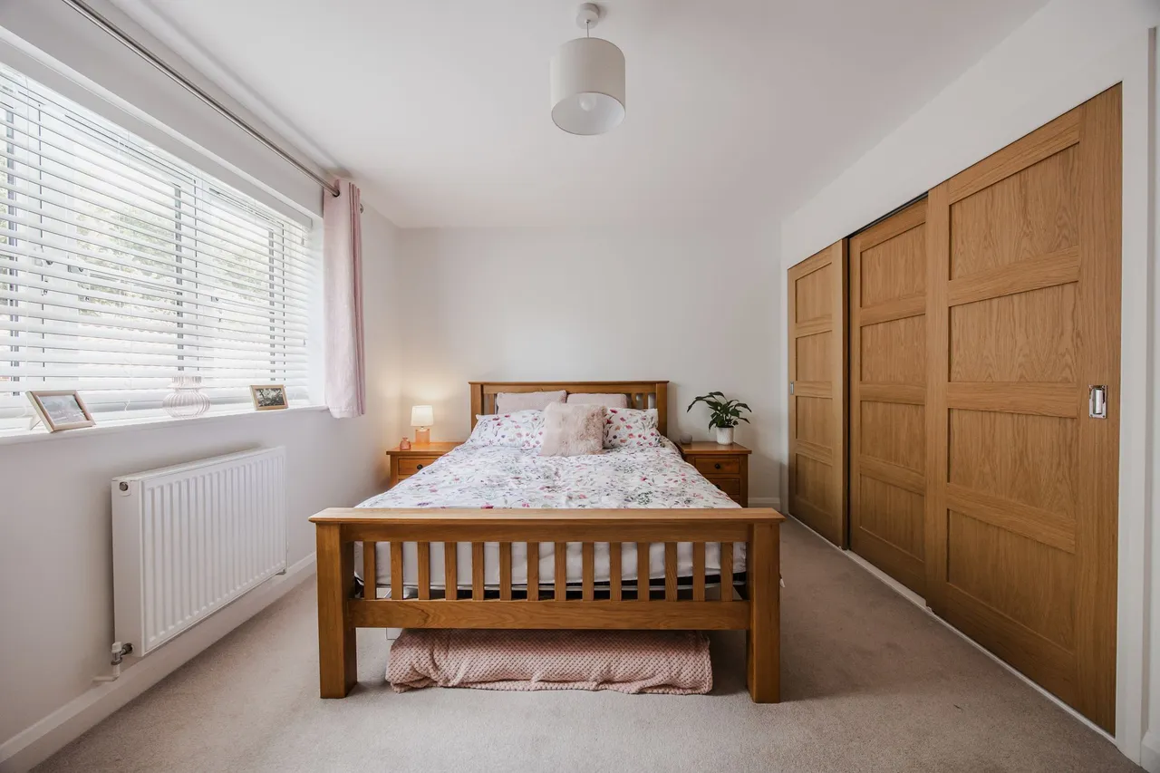 An Exceptional Home within a Bespoke, photo 16