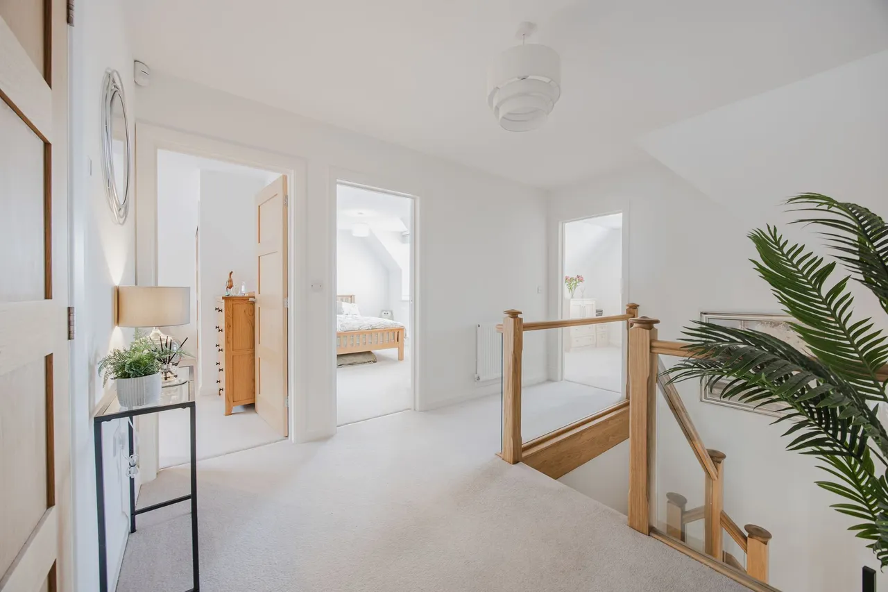 An Exceptional Home within a Bespoke, photo 13