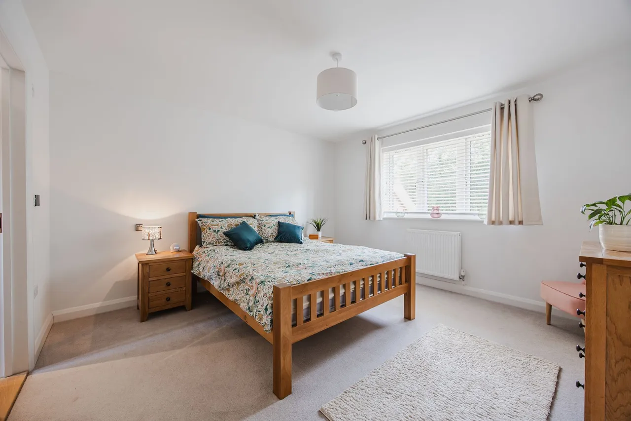 An Exceptional Home within a Bespoke, photo 14