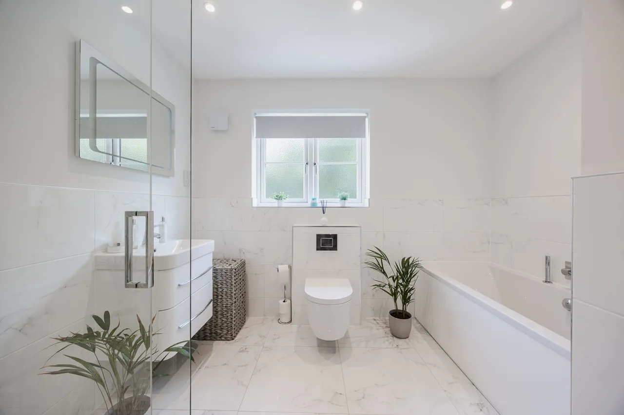 An Exceptional Home within a Bespoke, photo 17