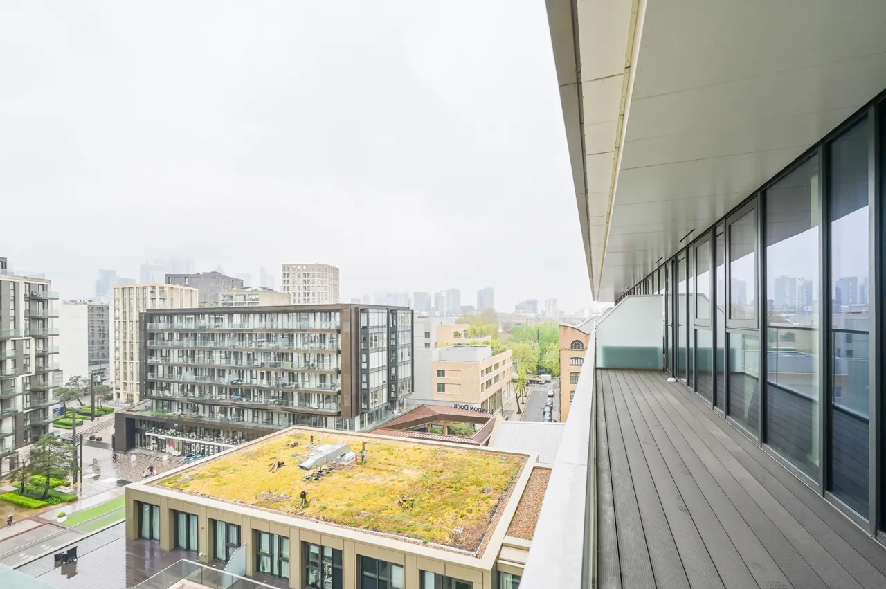 London, E1W, photo 5