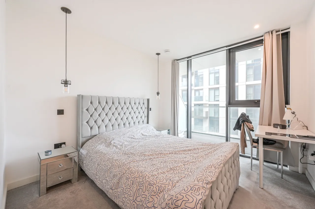 London, E1W, photo 10