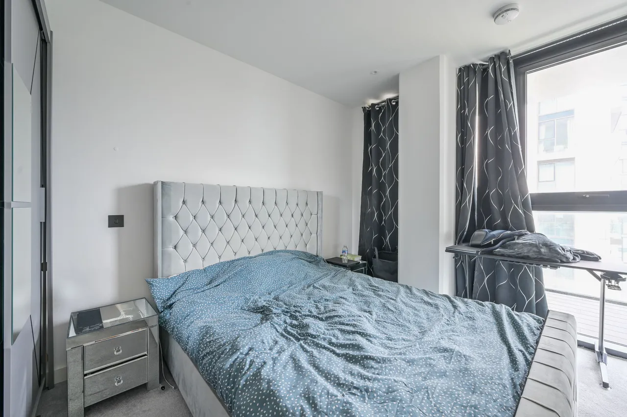 London, E1W, photo 8