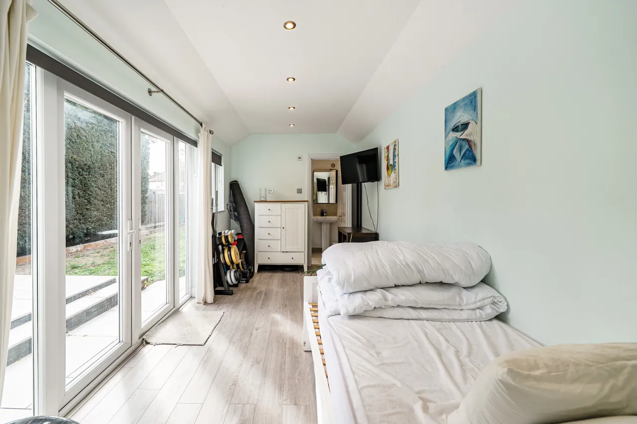 Copthall Road East, Ickenham, UB10, photo 12
