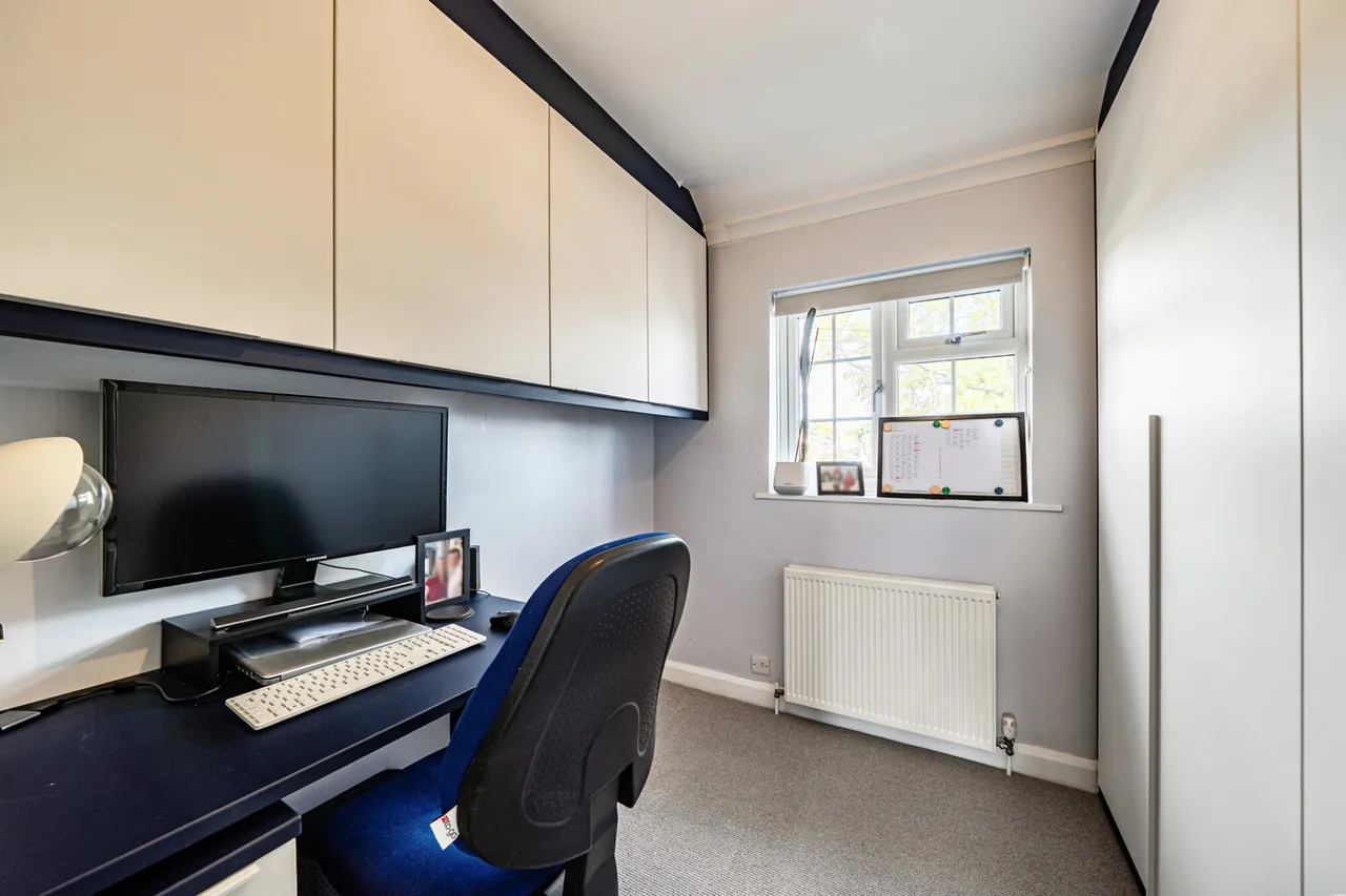 Copthall Road East, Ickenham, UB10, photo 13