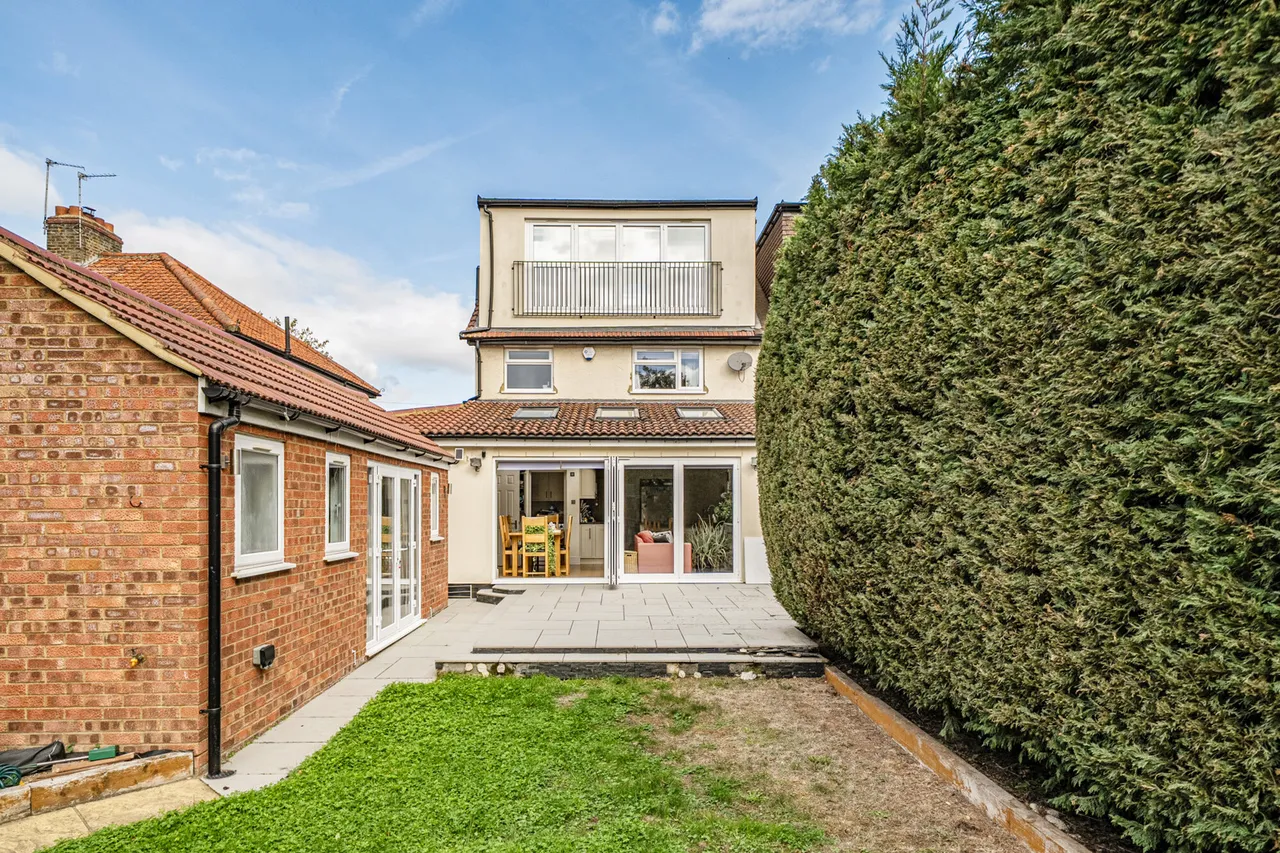 Copthall Road East, Ickenham, UB10, photo 18