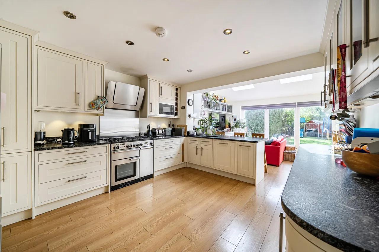 Copthall Road East, Ickenham, UB10, photo 2