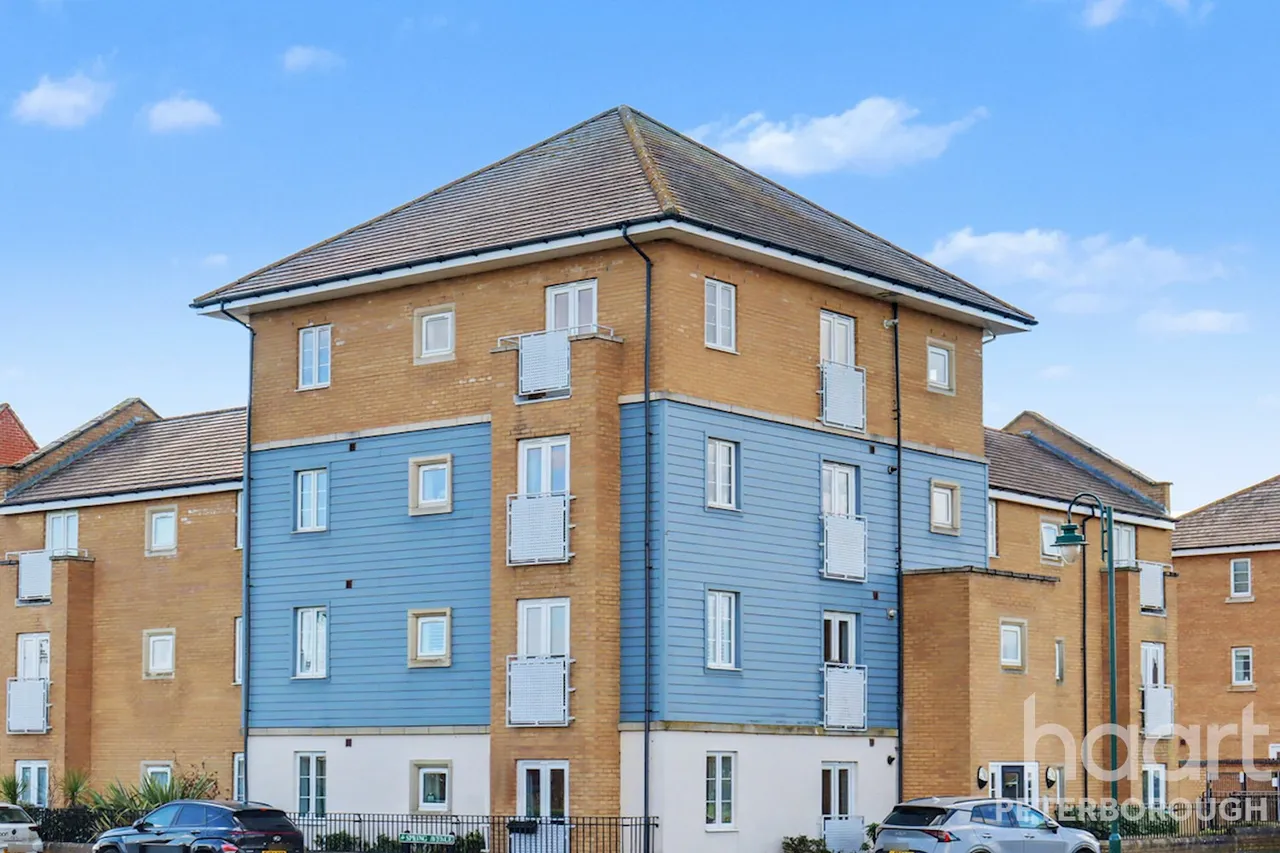2 bed flat for sale, New Lakeside, Hampton Vale, PE7