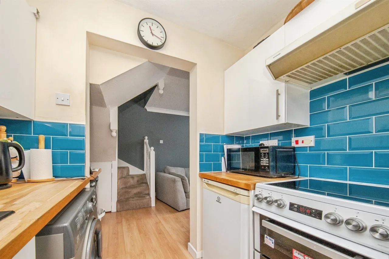 Bignell Croft, Highwoods, CO4, photo 7