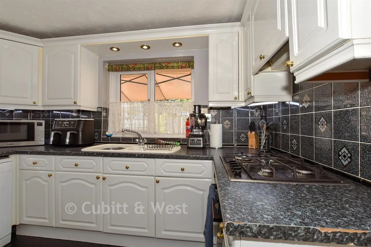 Climping Road, Ifield, RH11, photo 5