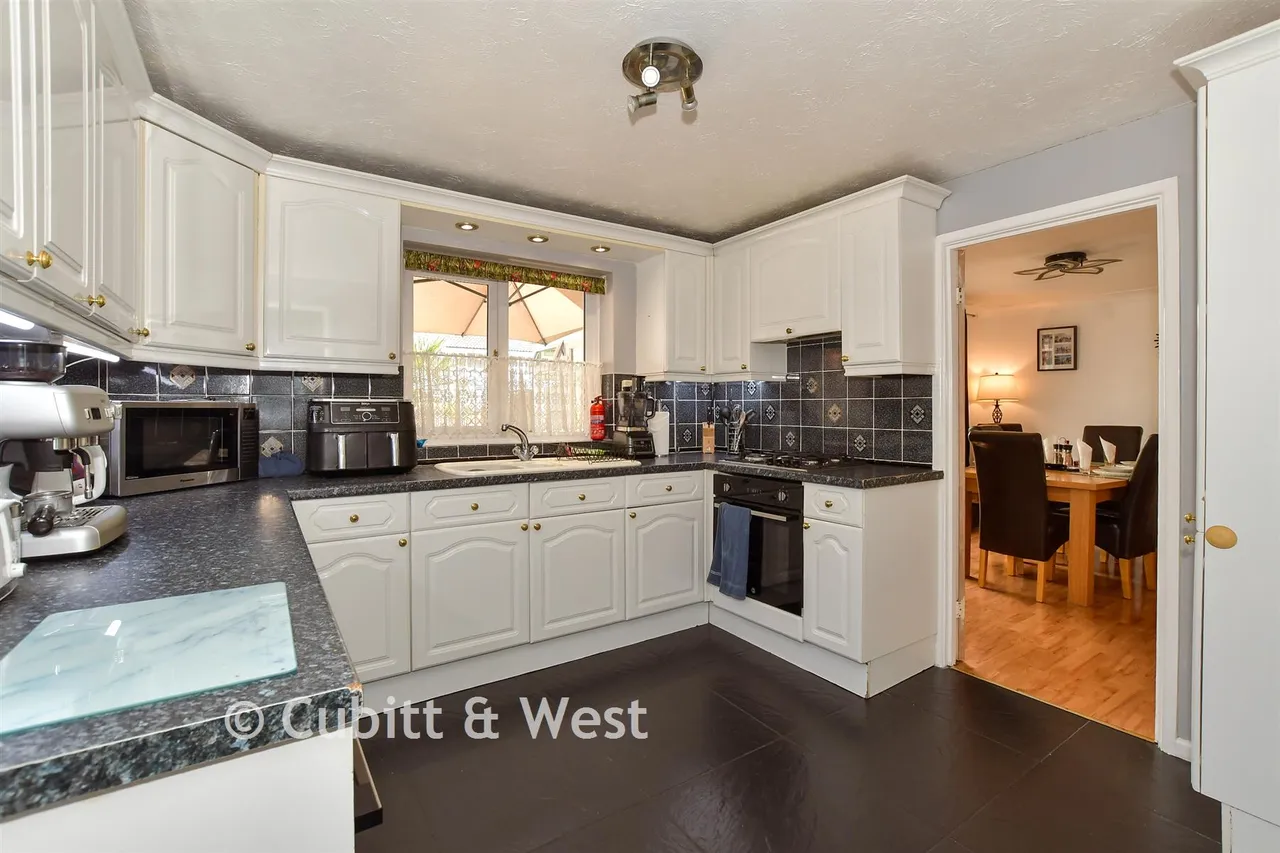 Climping Road, Ifield, RH11, photo 4