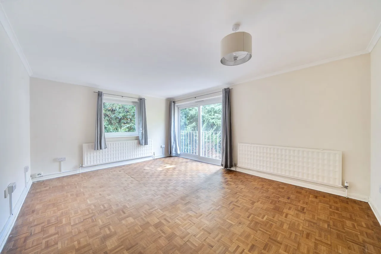 Cedar Court, Haslemere, GU27, photo 2