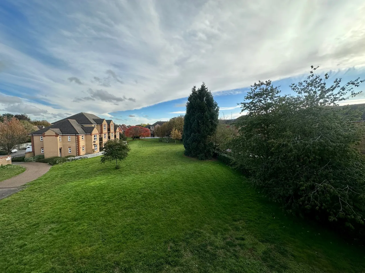 2 bed flat to rent — College Fields, Woodhead Drive, Cambridge, CB4