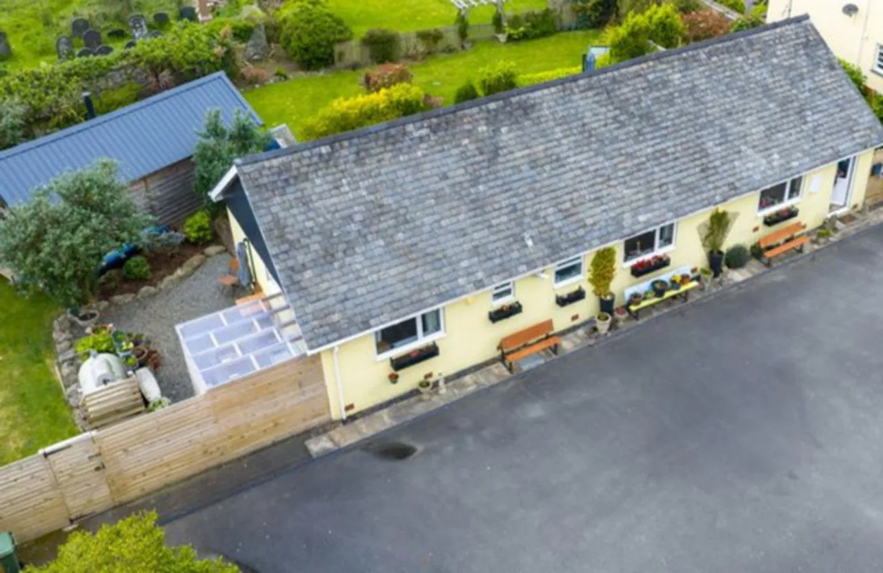 3 bed house for sale, Llwyngwril, LL37