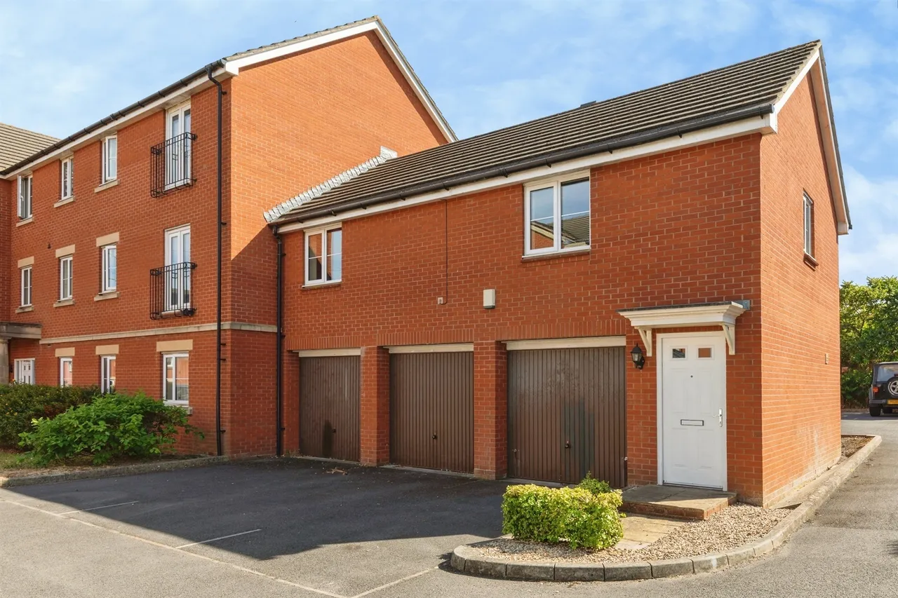 2 bed house for sale — Wordsworth Road, Bristol